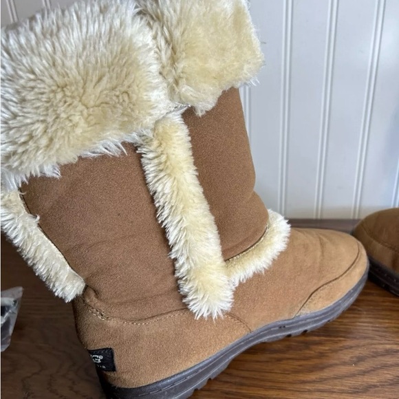 UGG Australia Sundance II Boots Short Women 8  8.5 EUC Chestnut - Picture 3 of 8